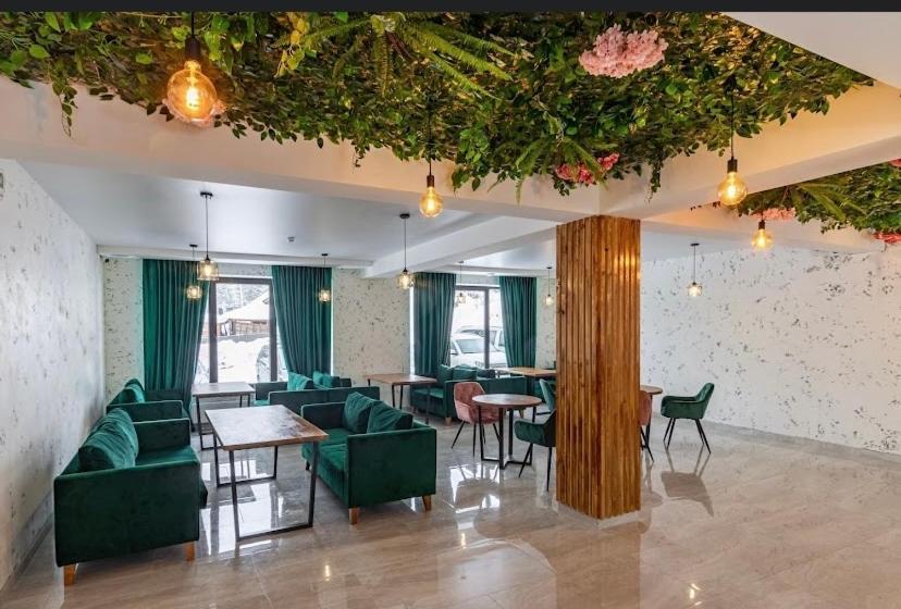 Imperial Hotel Μπούκοβελ Εξωτερικό φωτογραφία